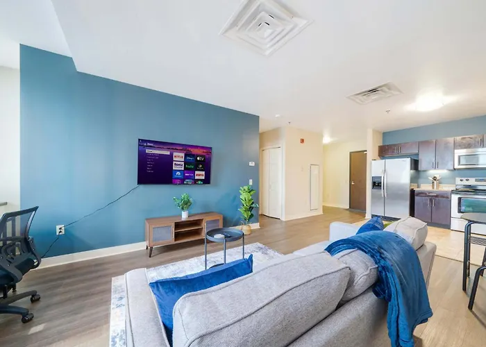 Vibrant Luxury Prime Location 24-7 Gym Lounge Roku Wifi *