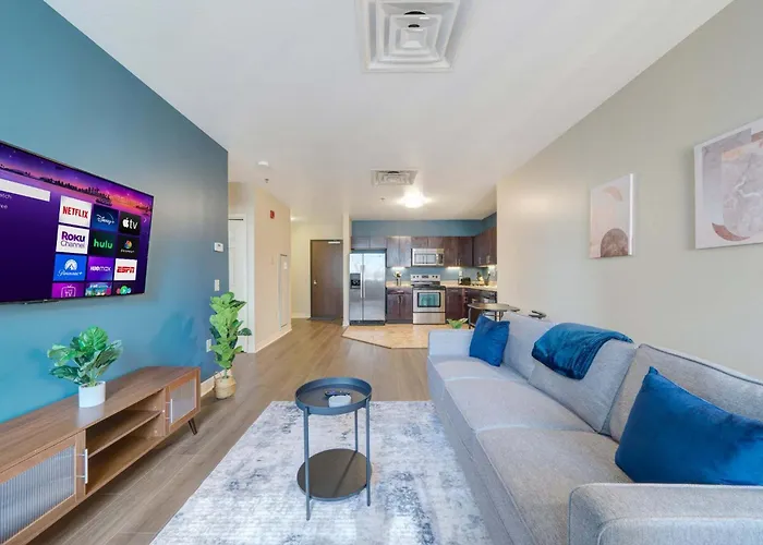 Vibrant Luxury Prime Location 24-7 Gym Lounge Roku Wifi *