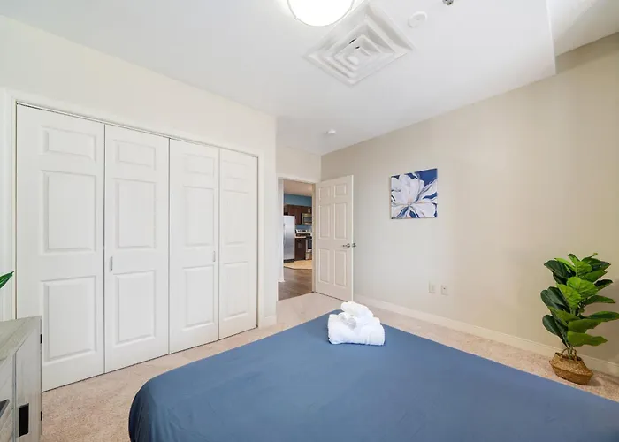 Vibrant Luxury Prime Location 24-7 Gym Lounge Roku Wifi Pittsburgh