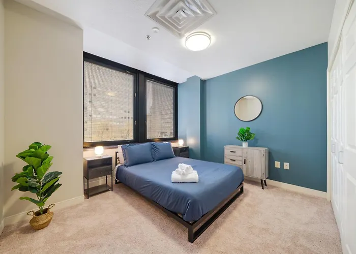 Vibrant Luxury Prime Location 24-7 Gym Lounge Roku Wifi * Pittsburgh